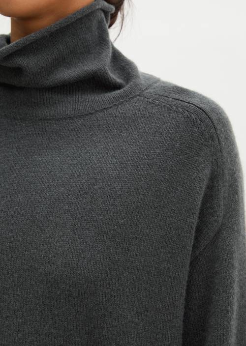 Regular-Fit Knit Sweater Broken Graphite in detail view