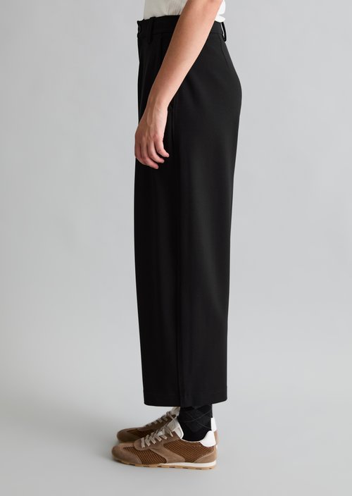 Barrel Jersey Pants, Model Kajsa, Cropped — Black