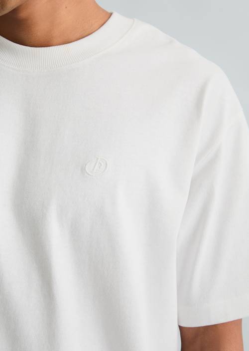 T-shirt ample White en vue détaillée