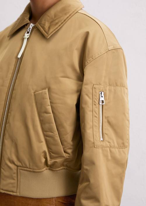 Regular aviator-style blouson pure sand in detail view