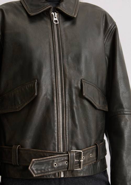 Leather jacket relaxed roasted coffee in detail view