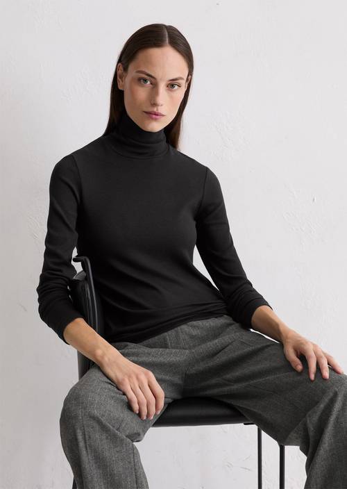 Regular turtleneck longsleeve made from soft ribbed jersey