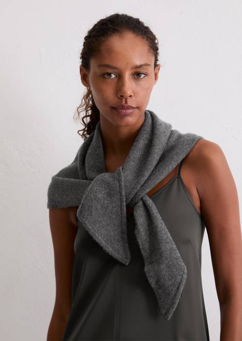Sciarpa a triangolo in misto lana vergine e lana cachemire