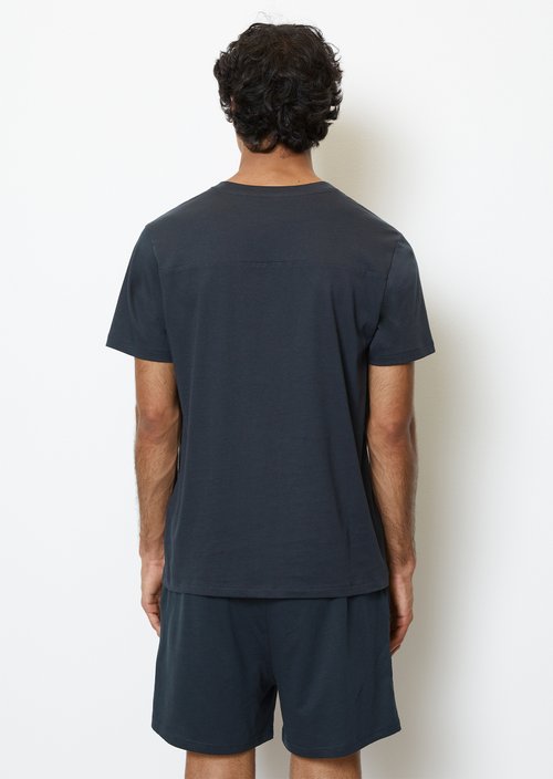 23Q3M00048 Top — Dark Navy Q898