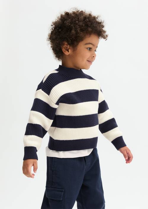 Jersey KIDS-BOYS Dark Navy llevado por el modelo