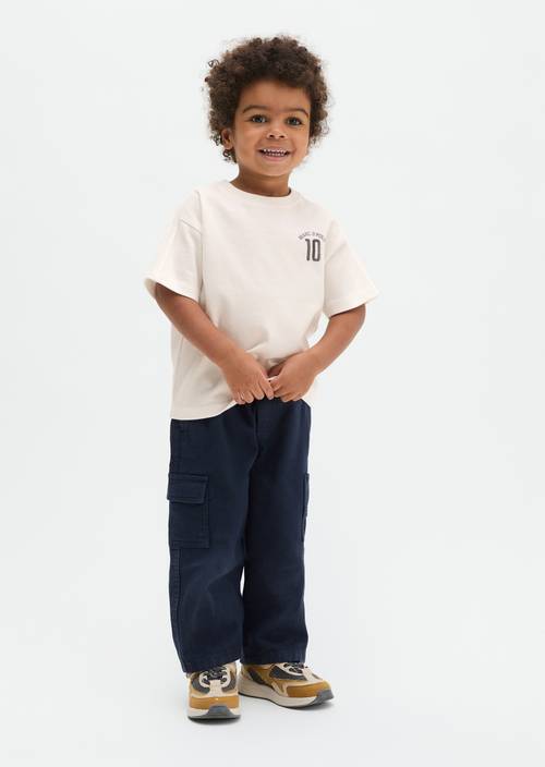 KIDS-BOYS cargo pants Dark Navy worn on model