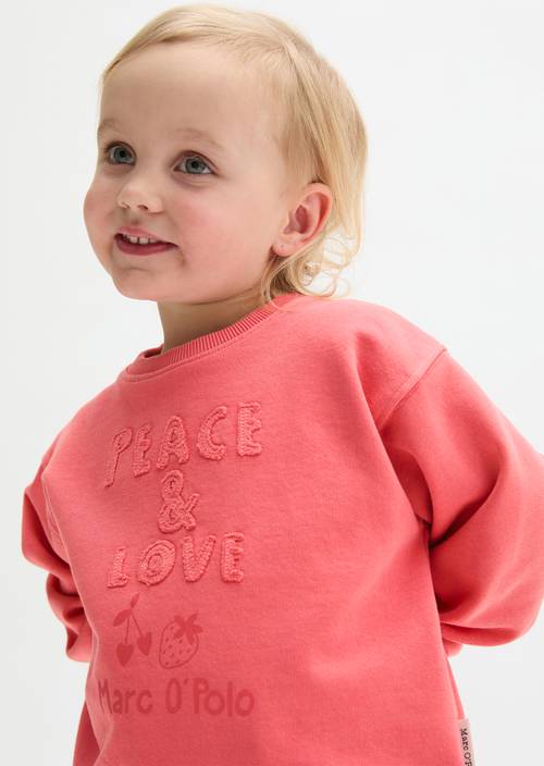 KIDS-GIRLS sweatshirt Red worn on model