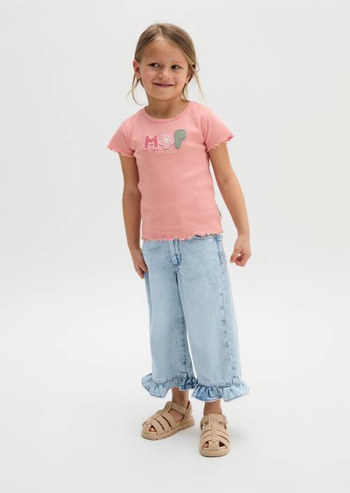 Dětské dívčí tričko Red nošeno na modelu