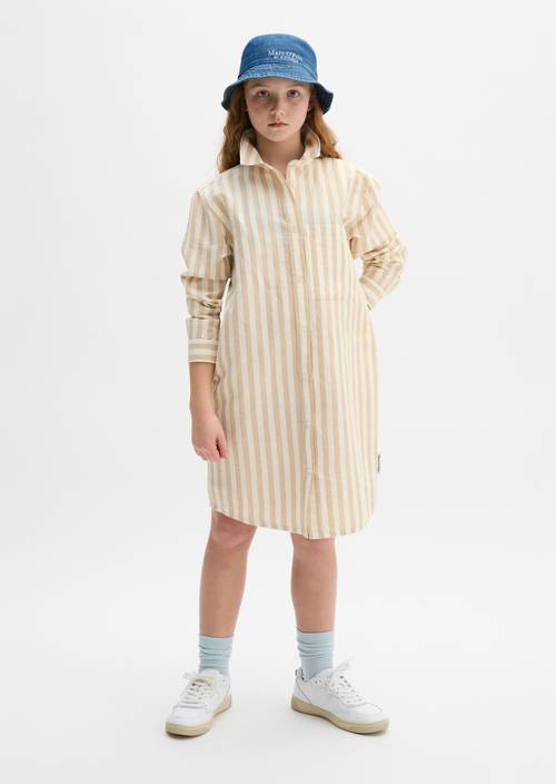 TEENS-GIRLS vestido camisero Summer Sand llevado por el modelo