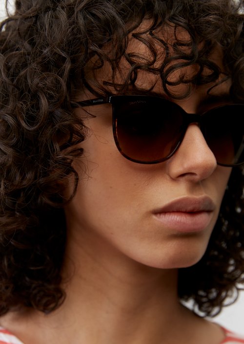Women’s sunglasses — Brown