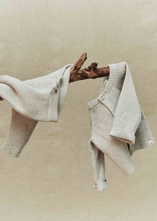 UNISEX-BABYS Cardigan Greige Mel. in Frontalansicht