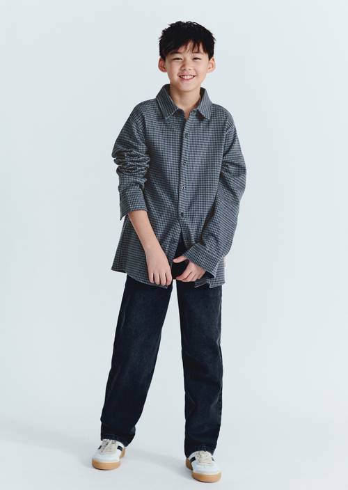 Chemise TEENS-BOYS Dark Navy porté sur le mannequin