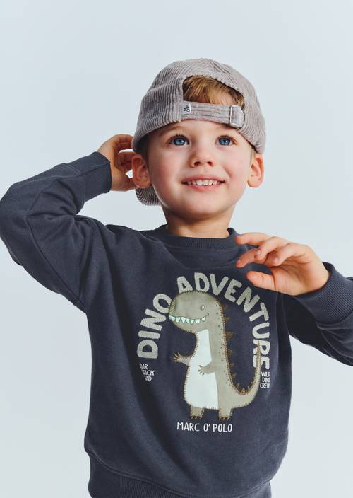 ‎KIDS- BOYS Sweatshirt Dark Navy getragen am Model