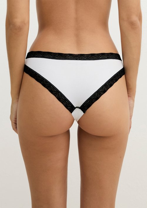Brazilian letter — White/Black