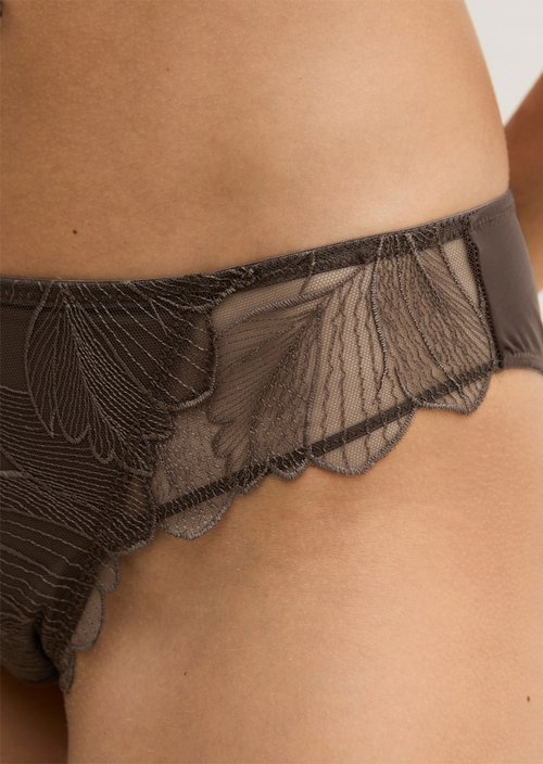 Slip — Brown Q790