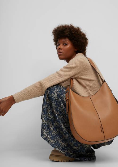 Sac besace M741 porté sur le mannequin