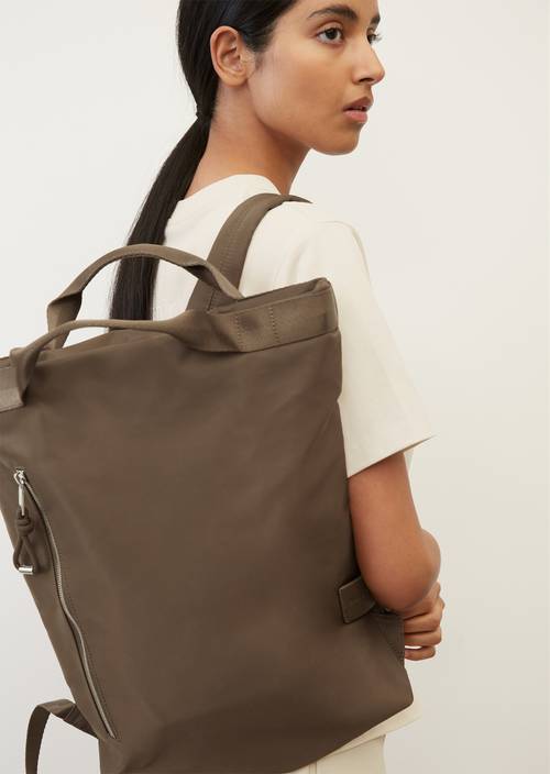 Plecak M794 noszone na modelu