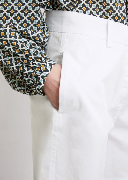 Shorts fitted — White