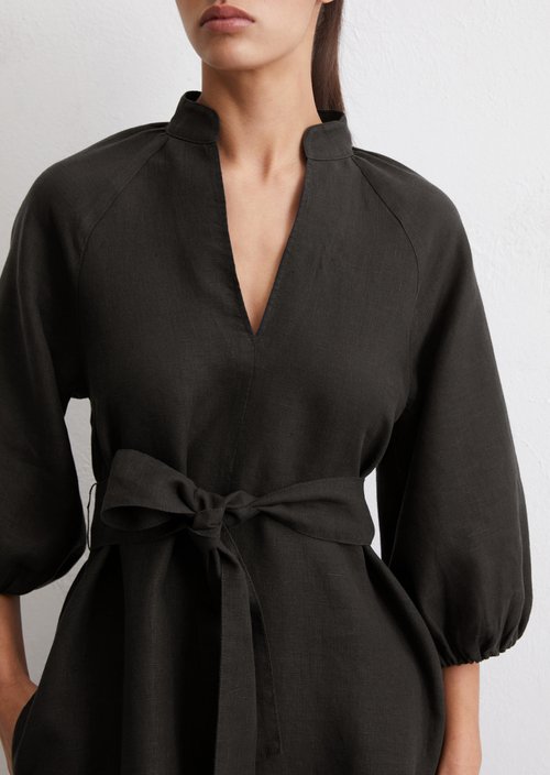 Relaxed linen dress — Black