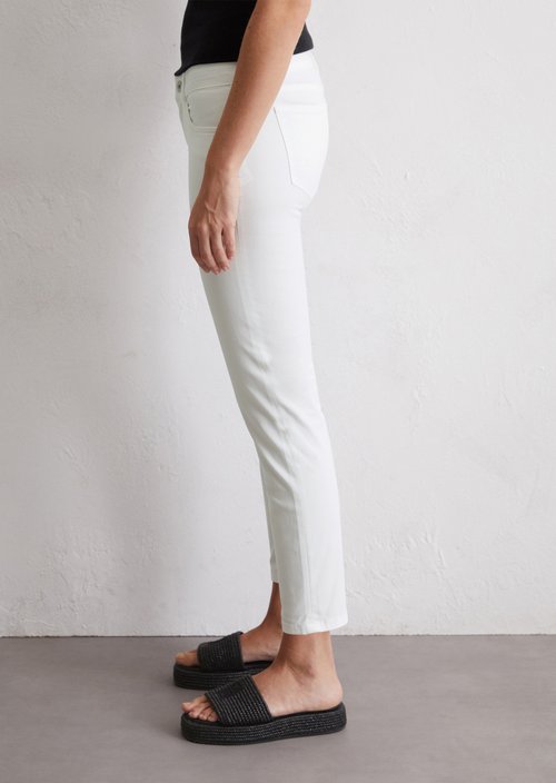 Hose Model Lulea slim cropped — White