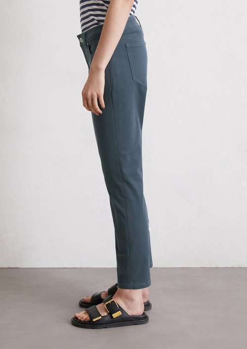 Hose Model Lulea slim cropped — Dark blue
