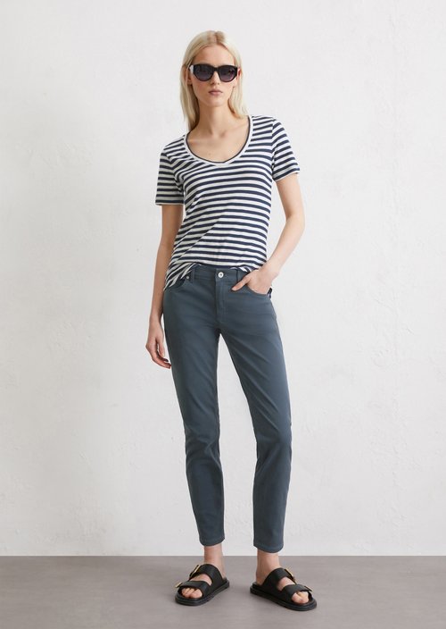 Hose Model Lulea slim cropped — Dark blue