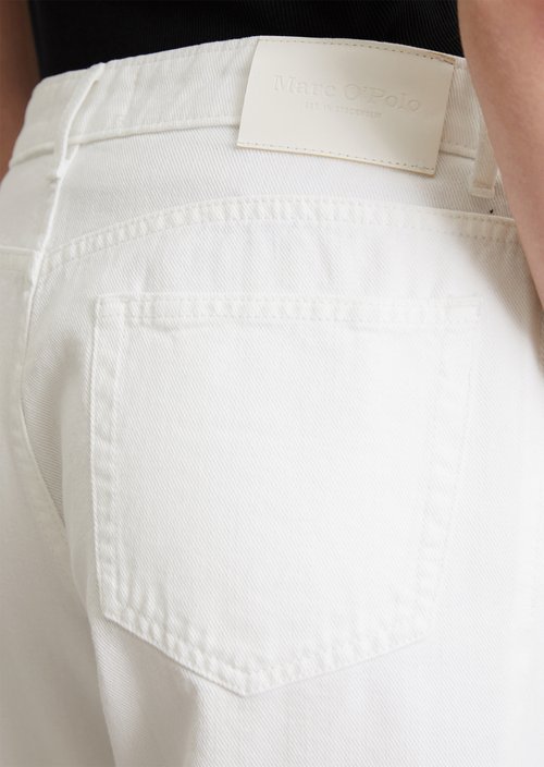 Jeans model Kiruna flared cropped — White