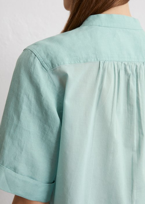 Regular short-sleeved linen blouse — Light green