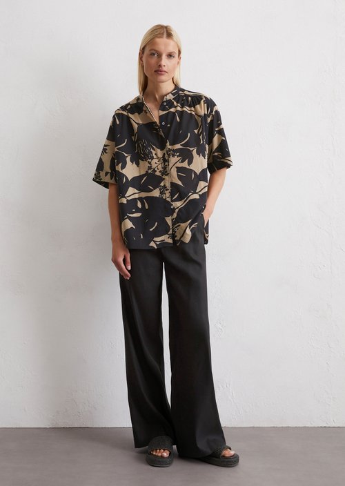 Regular short-sleeved blouse — ME67