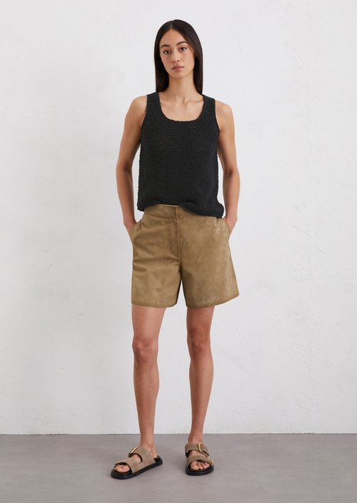 Leather shorts shaped — Beige