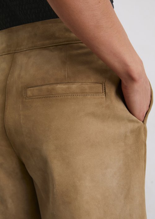 Leather shorts shaped — Beige