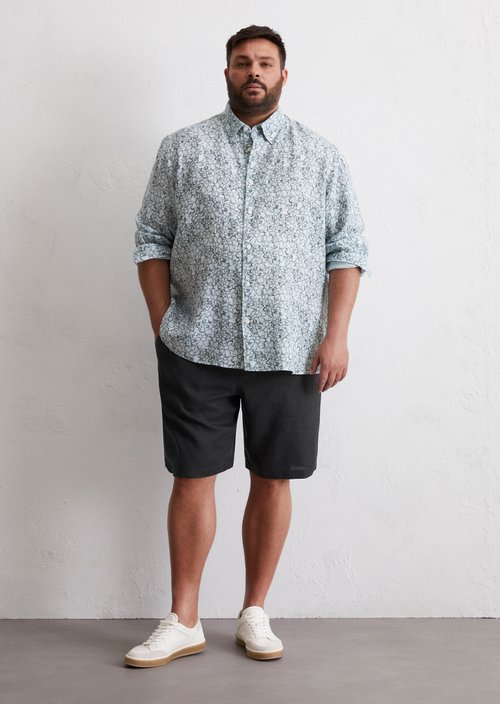 Button-down shirt shaped — MG80