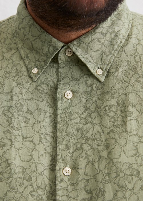 Button-down shirt shaped — MK48
