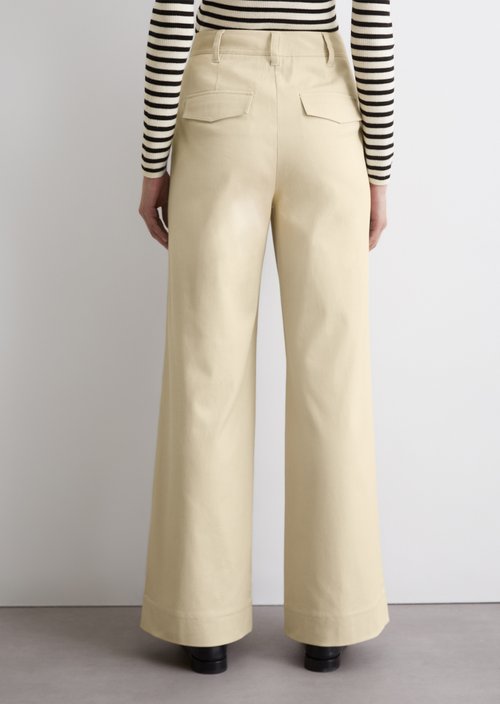 Straight Leg Pants mit Bundfalten — M716