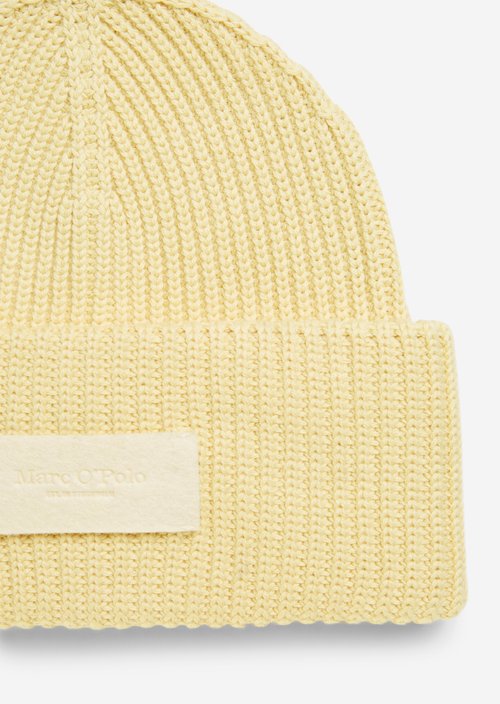 DfC knitted hat — M233