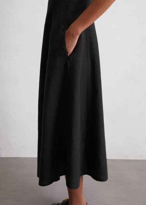 Sleeveless linen dress shaped — Black