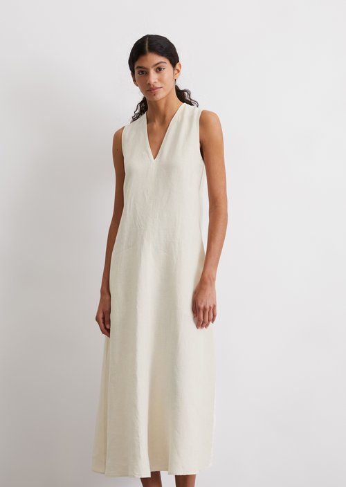 Sleeveless linen dress shaped — Beige