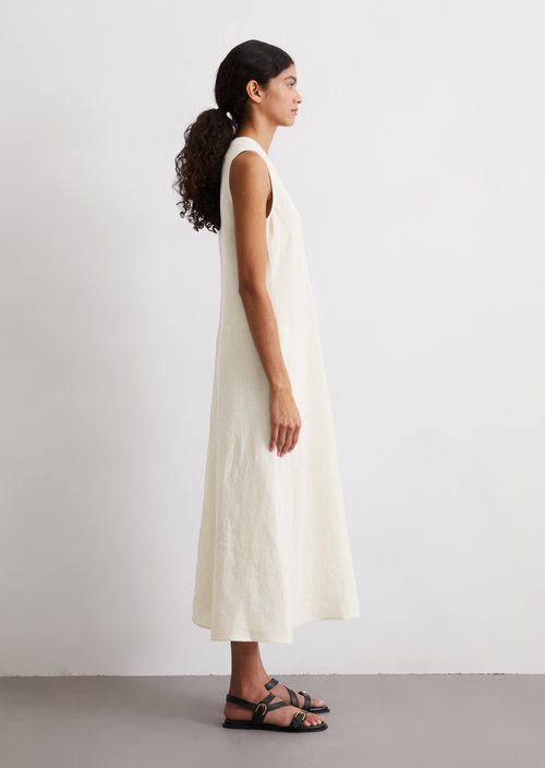 Sleeveless linen dress shaped — Beige