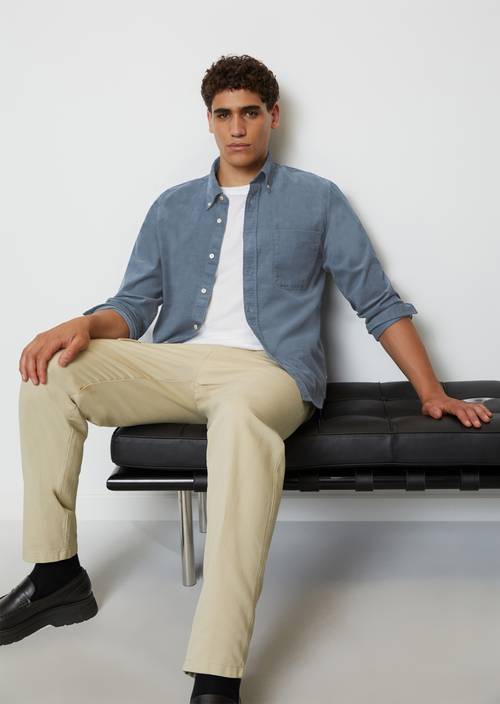 Chemise en velours côtelé regular M870 en vue de face