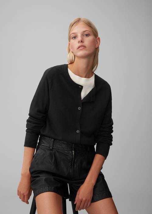 Cardigan M990 in Frontalansicht