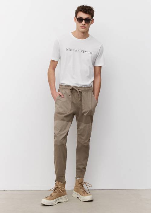 Logo-T-Shirt regular M100 en vista frontal