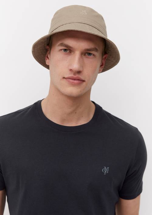 Tričko regular M895 v detailním pohledu