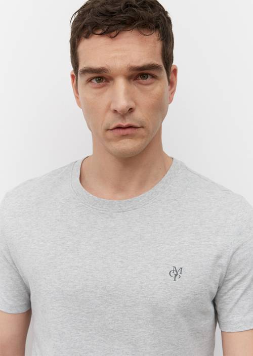 Tričko regular M949 v detailním pohledu