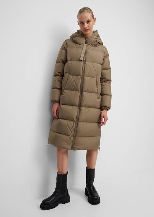 Puffer-Daunenmantel M757 in Frontalansicht