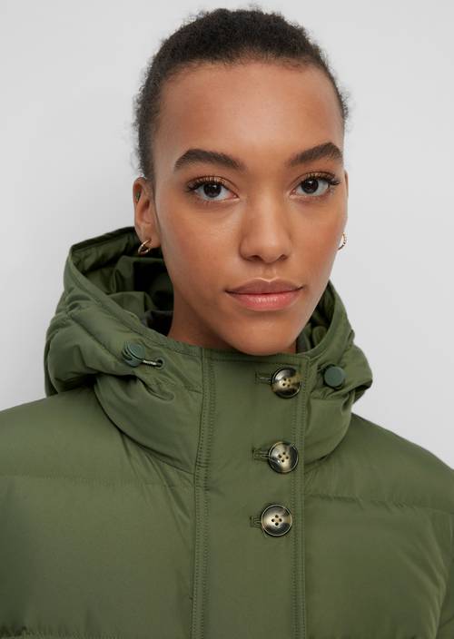 Płaszcz puchowy z kapturem M433 w widoku szczegółowym