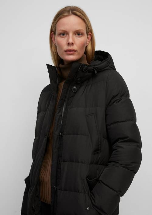 Kapuzen-Daunenmantel M990 in Detailansicht