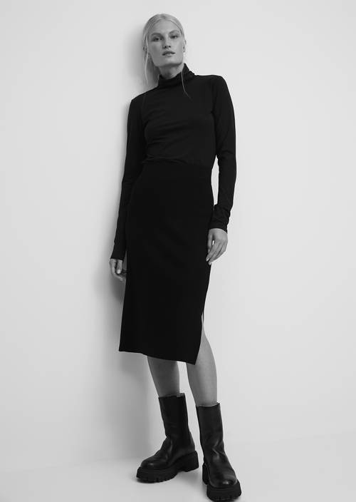 Knitted skirt M990 in front view