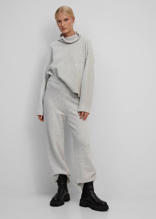 Strickhose M927 in Frontalansicht