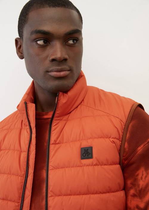 Quilted body warmer M284 in detail view