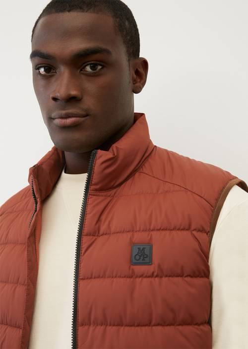 Quilted body warmer M295 in detail view